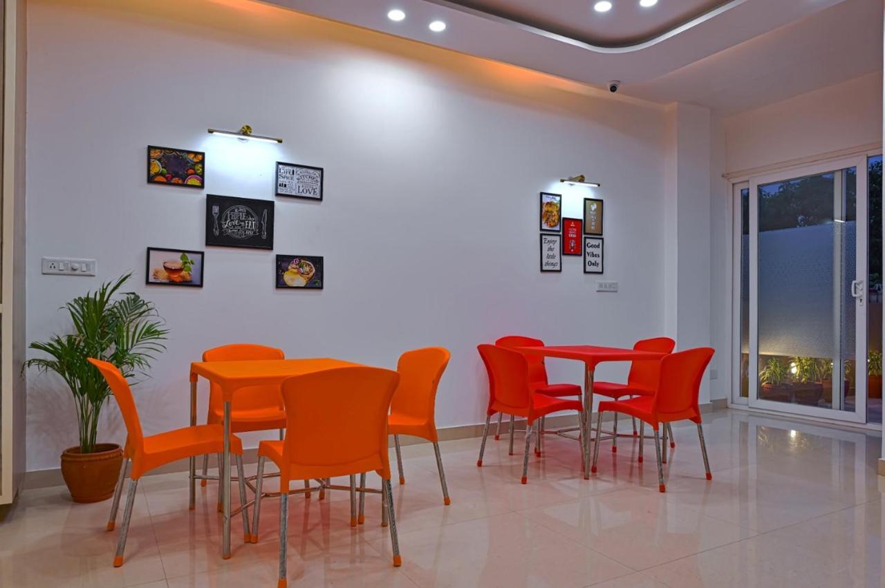 Hotel Golden Stay อัมริตสา ภายนอก รูปภาพ