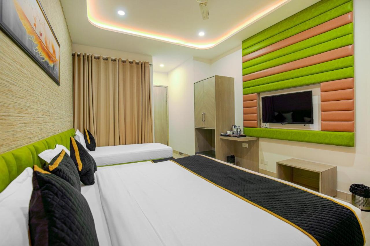 Hotel Golden Stay อัมริตสา ภายนอก รูปภาพ