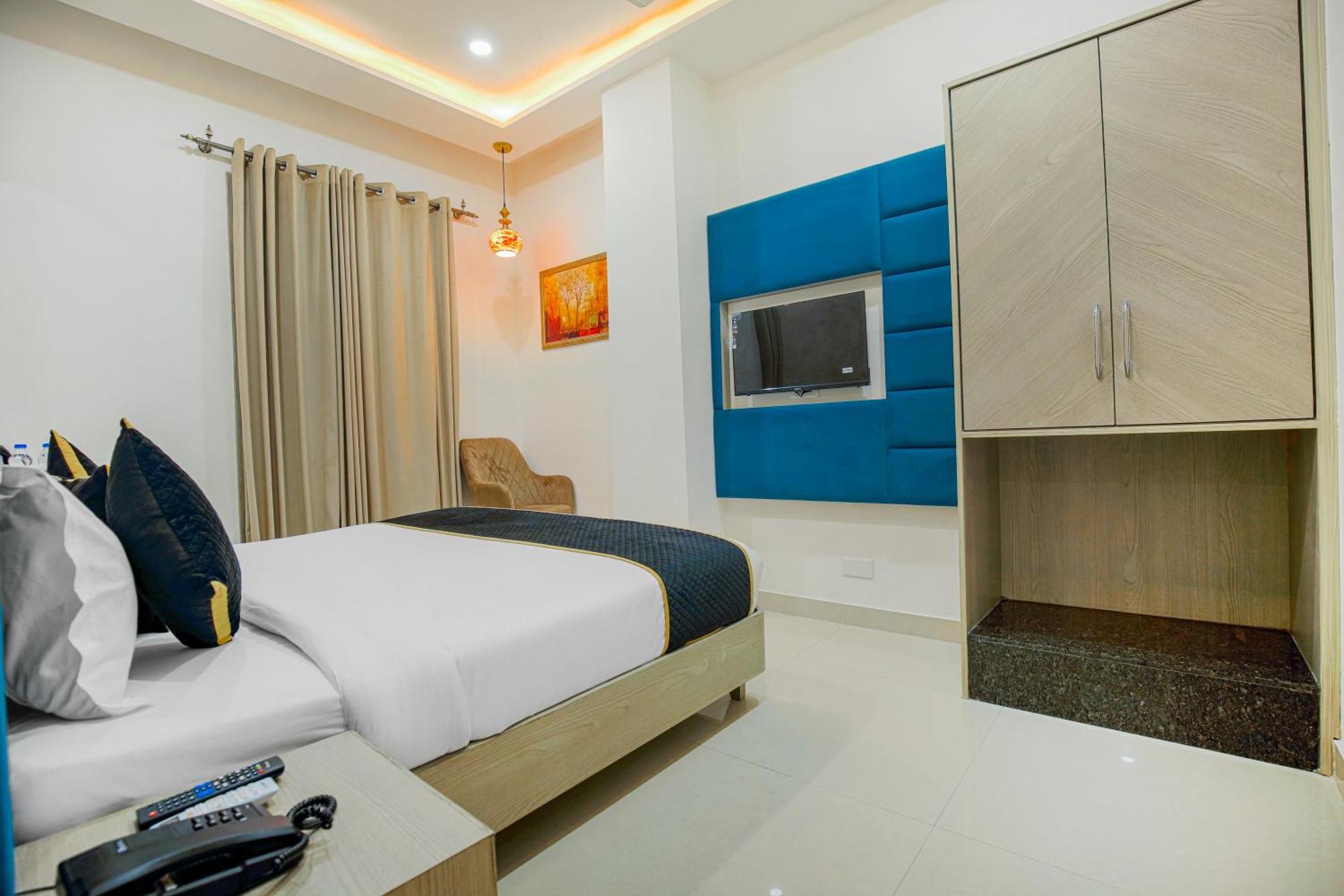 Hotel Golden Stay อัมริตสา ภายนอก รูปภาพ