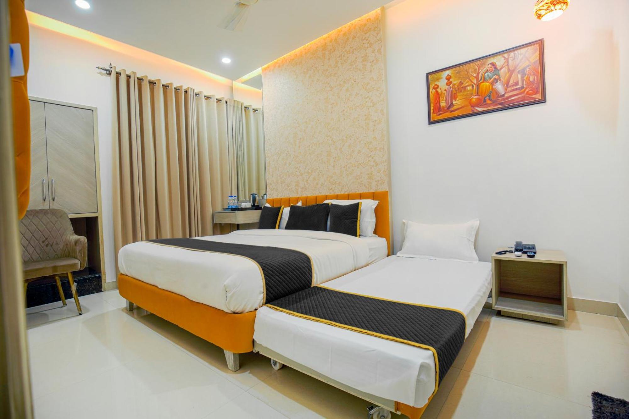 Hotel Golden Stay อัมริตสา ภายนอก รูปภาพ