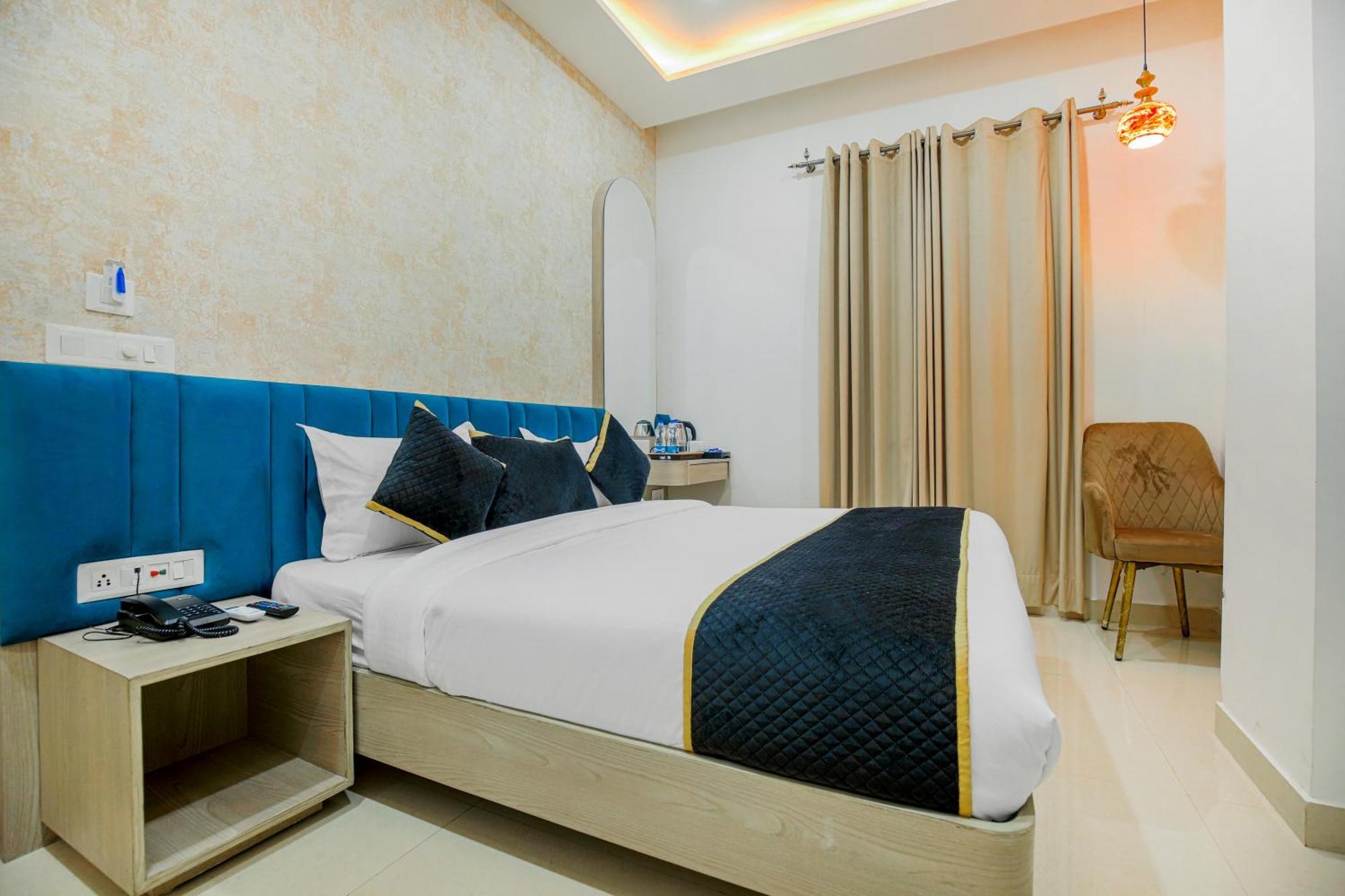 Hotel Golden Stay อัมริตสา ภายนอก รูปภาพ