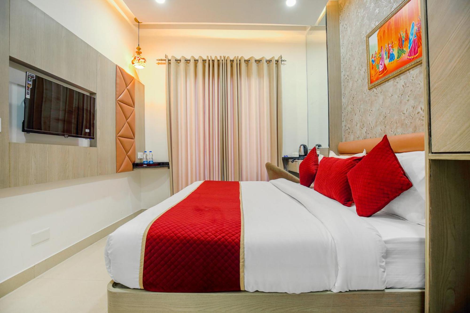 Hotel Golden Stay อัมริตสา ภายนอก รูปภาพ
